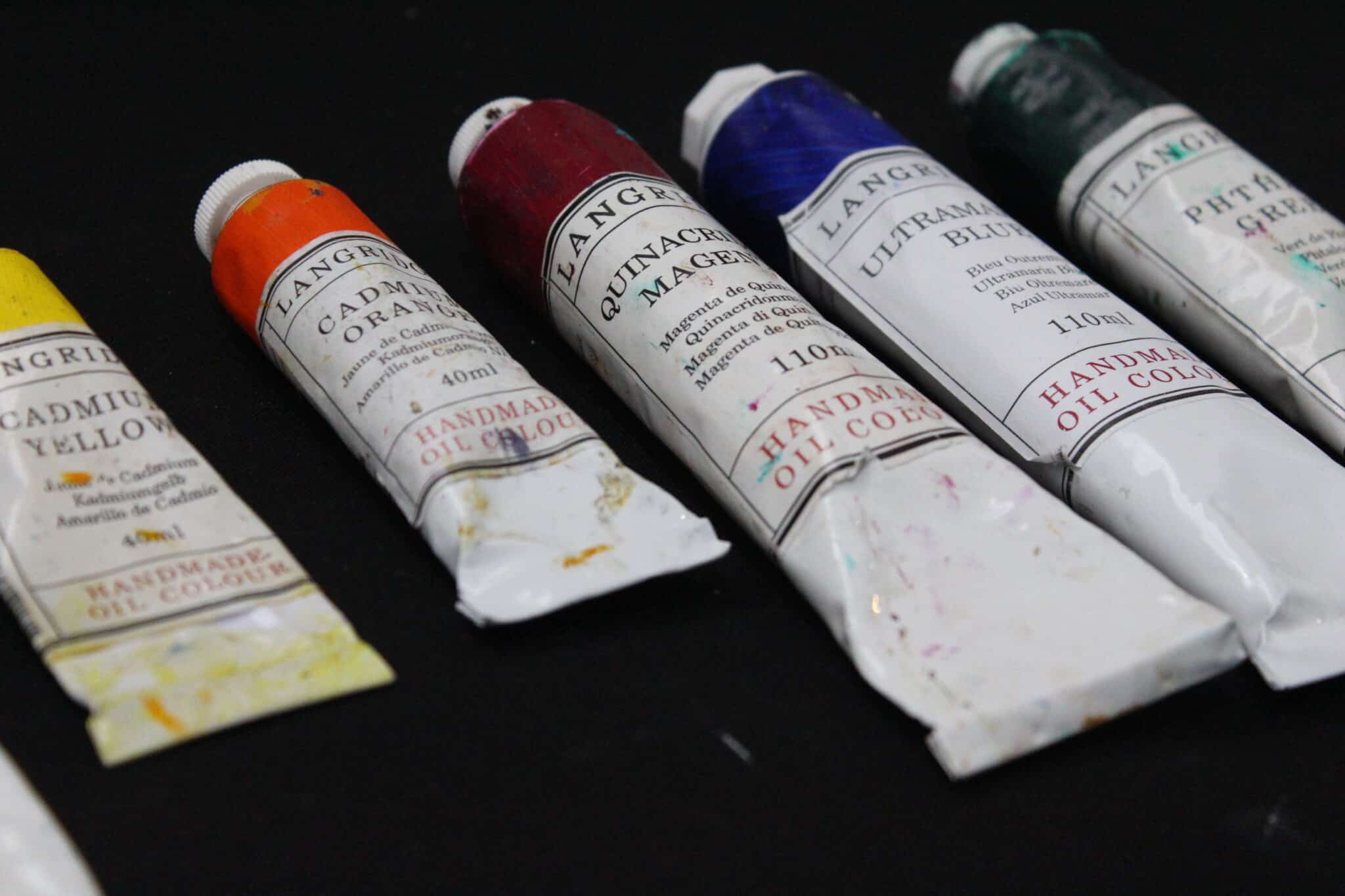 10 Best Oil Paints for Artists From Beginners to Professionals